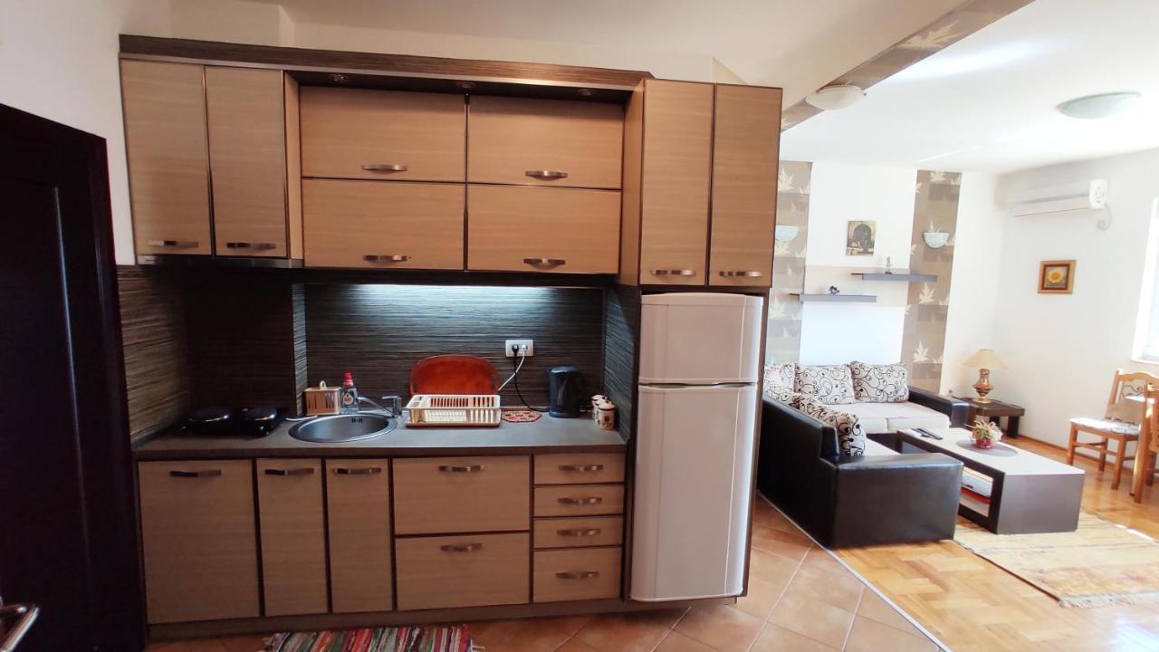 Rakocevic Apartments Petrovac Eksteriør billede